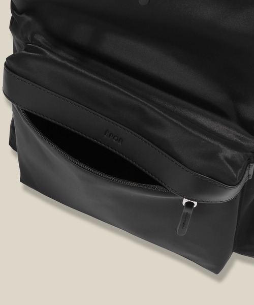 E'POR(エポール)の「【E'POR】【A4/PC対応・撥水・軽量】Pac Sac(パックサック)(バックパック/リュック・レディース・ブラック/チャコールグレー/オフホワイト/ダークブラウン/グレー・FREE)」の8枚目の写真