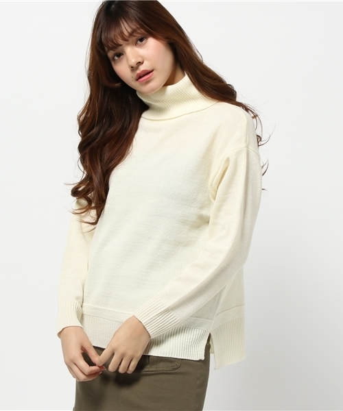 earth music&ecology（アースミュージックアンドエコロジー）の「タートルニットプルオーバー（ニット/セーター・レディース・キャメル/カーキ/ライトグレー/ワインレッド/アイボリー/ネイビー・FREE）」の2枚目の写真