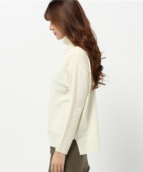 earth music&ecology（アースミュージックアンドエコロジー）の「タートルニットプルオーバー（ニット/セーター・レディース・キャメル/カーキ/ライトグレー/ワインレッド/アイボリー/ネイビー・FREE）」の8枚目の写真