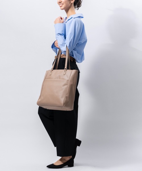 MURA（ムラ）の「PU(サフィアーノ調) 2way リュックベルト付き トートバッグ（トートバッグ・レディース・ブラック/ネイビー/ベージュ・FREE）」の6枚目の写真