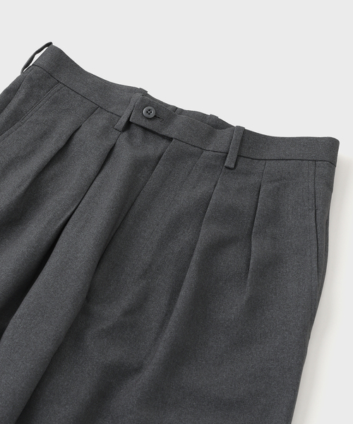 m's braque（エムズブラック）の「m’s braque (エムズ ブラック) タックワイドバギーPT BMPT-48（スラックス・メンズ・チャコールグレー・40/38/36）」の3枚目の写真
