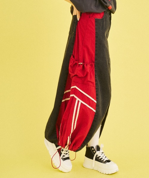 What Is Heart(ワットイズハート)の「denim docking balloon skirt - デニムドッキングバルーンスカート -(スカート・レディース・ブルー/ブラック・MEDIUM/SMALL)」の22枚目の写真