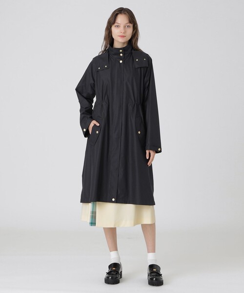 BLUE LABEL CRESTBRIDGE（ブルーレーベルクレストブリッジ）の「ストレッチプルーフクロスロングマウンテンパーカー（マウンテンパーカー・レディース・ベージュ/ダークネイビー・36/38）」の3枚目の写真