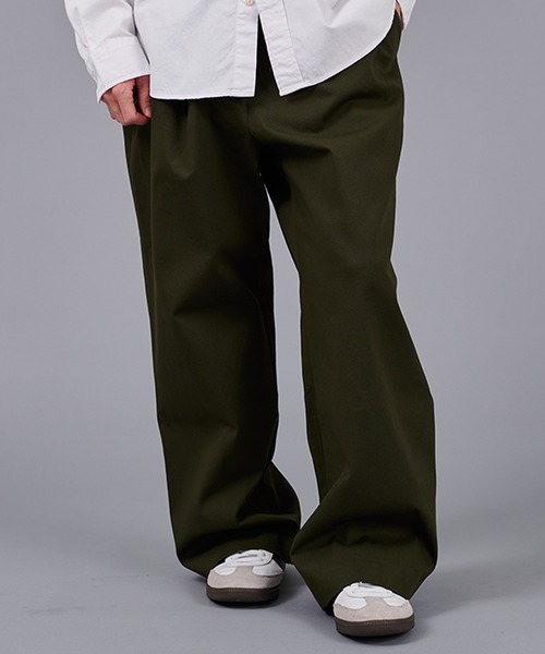 CavariA（キャバリア）の「ストレッチ2タックワイドパンツ（その他パンツ・メンズ・カーキ/ブラック/ダークネイビー・マルチサイズ）」の2枚目の写真