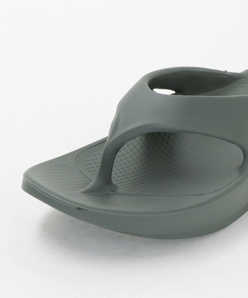 OOFOS（ウーフォス）の「＜OOFOS＞ OOriginal/リカバリーサンダル（サンダル・メンズ・ブラック/オリーブ/ダークグレー・7/8/9/10/6）」の13枚目の写真