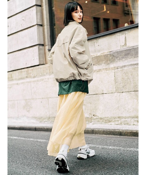 MEDE19F(メデジュウキュウ)の「BRAND NEW MIX STYLE オーバーサイズジップジャケット(ナイロンジャケット・レディース・アイボリー・2/1)」の3枚目の写真