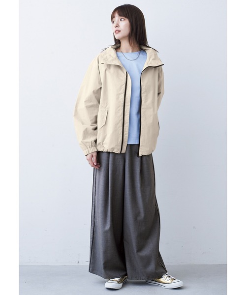 MEDE19F(メデジュウキュウ)の「BRAND NEW MIX STYLE オーバーサイズジップジャケット(ナイロンジャケット・レディース・アイボリー・2/1)」の8枚目の写真