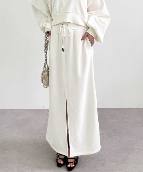 GeeRA(ジーラ)の「フロントスリットスウェットナロースカート(スカート・レディース・オフホワイト/オートミール/ブラック・LARGE/MEDIUM)」の2枚目の写真