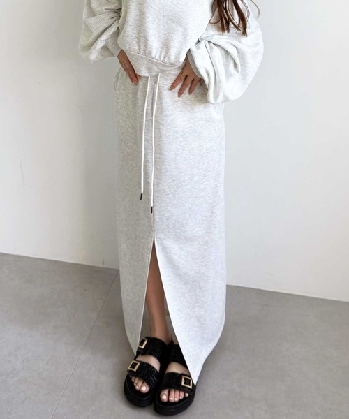 GeeRA(ジーラ)の「フロントスリットスウェットナロースカート(スカート・レディース・オフホワイト/オートミール/ブラック・LARGE/MEDIUM)」の12枚目の写真