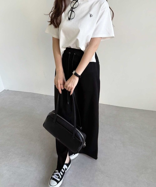 GeeRA(ジーラ)の「フロントスリットスウェットナロースカート(スカート・レディース・オフホワイト/オートミール/ブラック・LARGE/MEDIUM)」の4枚目の写真