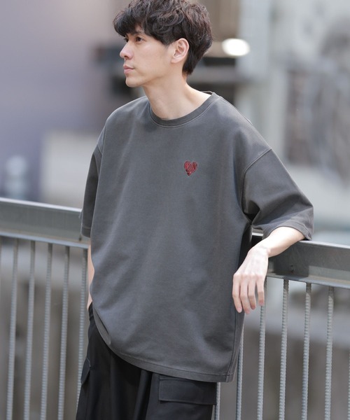 LAKOLE（ラコレ）の「ワンポイントピグメントT / 327793（Tシャツ/カットソー・メンズ・レッド/チャコールグレー/ベージュ/ネイビー・MEDIUM/LARGE）」の2枚目の写真