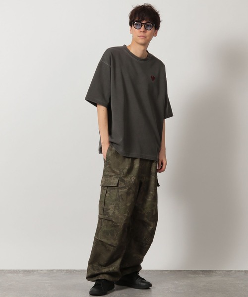 LAKOLE（ラコレ）の「ワンポイントピグメントT / 327793（Tシャツ/カットソー・メンズ・レッド/チャコールグレー/ベージュ/ネイビー・MEDIUM/LARGE）」の5枚目の写真