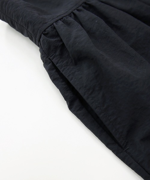 and it_（アンドイット）の「モチコさんコラボ撥水加工エプロンキャミソール（キャミソール・レディース・ブラック・M-L）」の7枚目の写真