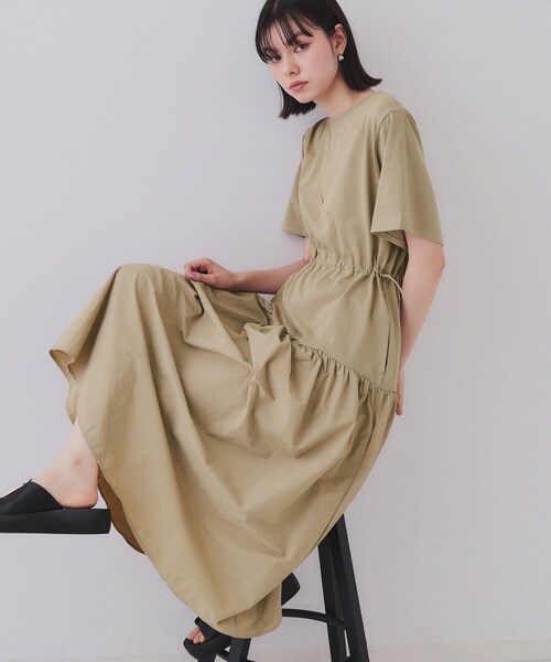 OPAQUE.CLIP(オペークドットクリップ)の「フィット&フレアドッキングワンピース【洗濯機洗い可】(ワンピース・レディース・ブラック/チャコールグレー/ベージュ・40/38/42)」の1枚目の写真