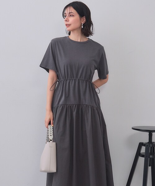 OPAQUE.CLIP(オペークドットクリップ)の「フィット&フレアドッキングワンピース【洗濯機洗い可】(ワンピース・レディース・ブラック/チャコールグレー/ベージュ・40/38/42)」の3枚目の写真
