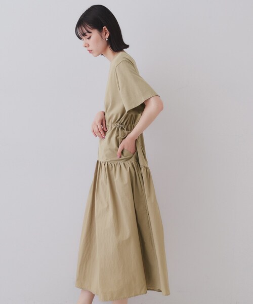 OPAQUE.CLIP(オペークドットクリップ)の「フィット&フレアドッキングワンピース【洗濯機洗い可】(ワンピース・レディース・ブラック/チャコールグレー/ベージュ・40/38/42)」の14枚目の写真