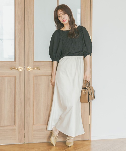 mysty woman（ミスティウーマン）の「スモッキングスクエアネックプルオーバー  491362（シャツ/ブラウス・レディース・アイボリー/ブラック/ブラウン・FREE）」の20枚目の写真