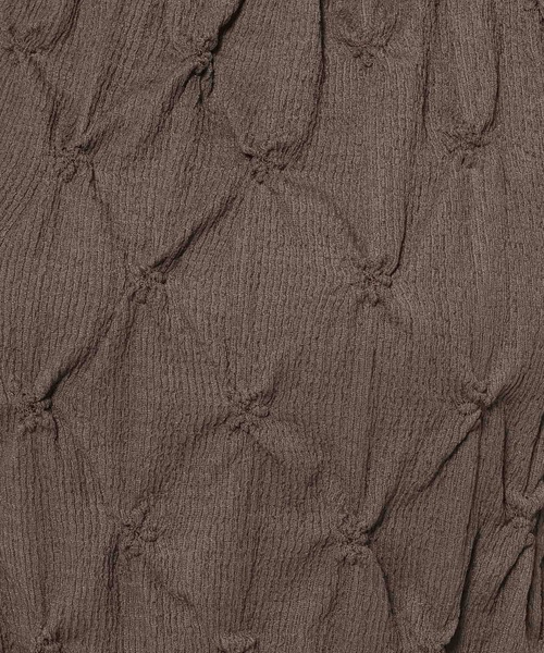 mysty woman（ミスティウーマン）の「スモッキングスクエアネックプルオーバー  491362（シャツ/ブラウス・レディース・アイボリー/ブラック/ブラウン・FREE）」の6枚目の写真