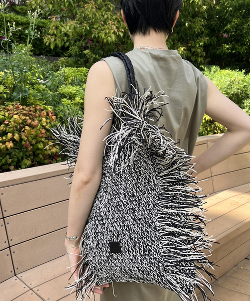 Rouge vif la cle(ルージュヴィフラクレ)の「【Swaraj /スワラージ】手編みラフィアバッグ / トートバッグ / フリンジ / ペーパーラフィア(トートバッグ・レディース・ベージュ/ブラック・フリー)」の9枚目の写真