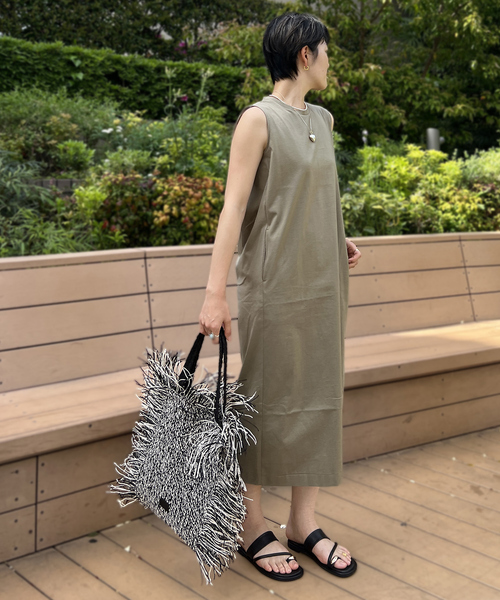 Rouge vif la cle(ルージュヴィフラクレ)の「【Swaraj /スワラージ】手編みラフィアバッグ / トートバッグ / フリンジ / ペーパーラフィア(トートバッグ・レディース・ベージュ/ブラック・フリー)」の13枚目の写真