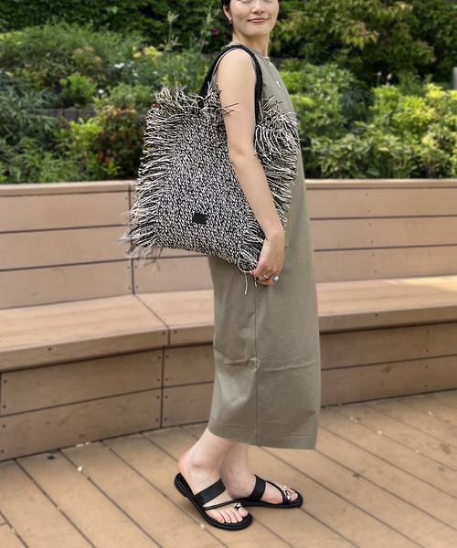 Rouge vif la cle(ルージュヴィフラクレ)の「【Swaraj /スワラージ】手編みラフィアバッグ / トートバッグ / フリンジ / ペーパーラフィア(トートバッグ・レディース・ベージュ/ブラック・フリー)」の14枚目の写真