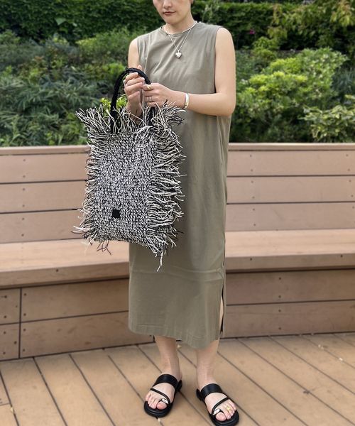 Rouge vif la cle(ルージュヴィフラクレ)の「【Swaraj /スワラージ】手編みラフィアバッグ / トートバッグ / フリンジ / ペーパーラフィア(トートバッグ・レディース・ベージュ/ブラック・フリー)」の15枚目の写真