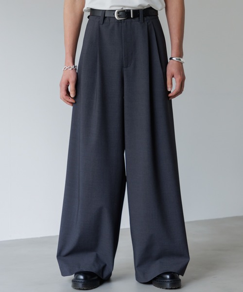 Two tuck wide straight slacks / 2タックワイドストレート
