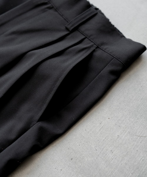 Two tuck wide straight slacks / 2タックワイドストレートスラックス