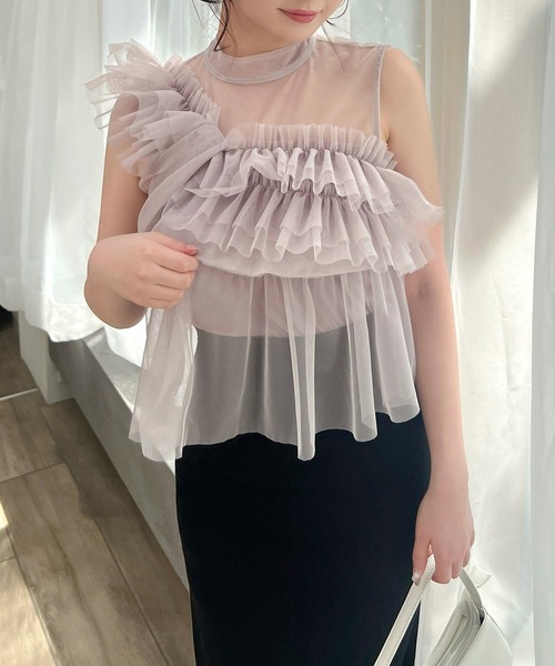 ROYAL PARTY(ロイヤルパーティー)の「アシンメトリーフリルチュールトップス(Tシャツ/カットソー・レディース・オフホワイト/ブラック/ベージュ・FREE)」の1枚目の写真