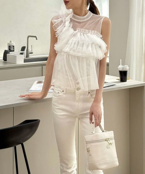 ROYAL PARTY(ロイヤルパーティー)の「アシンメトリーフリルチュールトップス(Tシャツ/カットソー・レディース・オフホワイト/ブラック/ベージュ・FREE)」の2枚目の写真