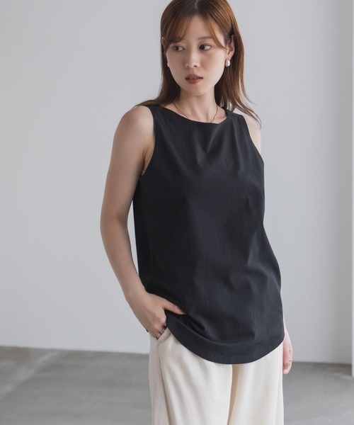 NAVY(ネイビー)の「重ね着でも活躍する 綿100% 裾ラウンドタンクトップ(タンクトップ・レディース・ブラック/オフホワイト/チャコールグレー・M/L)」の10枚目の写真