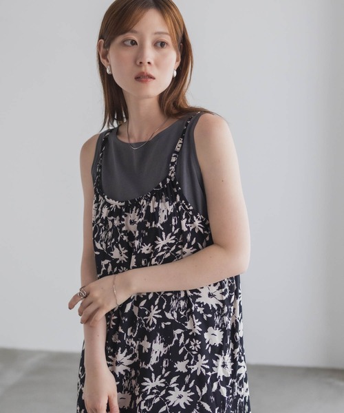 NAVY(ネイビー)の「重ね着でも活躍する 綿100% 裾ラウンドタンクトップ(タンクトップ・レディース・ブラック/オフホワイト/チャコールグレー・M/L)」の17枚目の写真