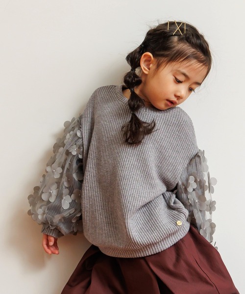 MAKE YOUR DAY（メイクユアデイ）の「ママとおそろいシアーフラワー袖プルオーバー■80～140cm（スウェット・キッズ・グレー/ブラック/ブラウン・100/90/80/140/130/120/110）」の10枚目の写真