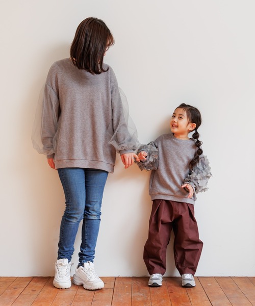 MAKE YOUR DAY（メイクユアデイ）の「ママとおそろいシアーフラワー袖プルオーバー■80～140cm（スウェット・キッズ・グレー/ブラック/ブラウン・100/90/80/140/130/120/110）」の14枚目の写真