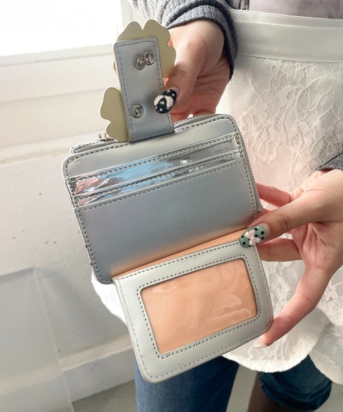 Casselini（キャセリーニ）の「Casselini(キャセリーニ)フラワーモチーフカードケース（カードケース・レディース・レッド/ブラック/シルバー・FREE）」の8枚目の写真