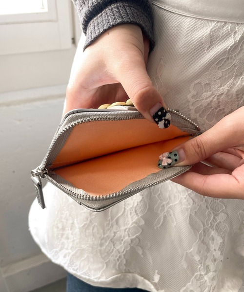 Casselini（キャセリーニ）の「Casselini(キャセリーニ)フラワーモチーフカードケース（カードケース・レディース・レッド/ブラック/シルバー・FREE）」の7枚目の写真