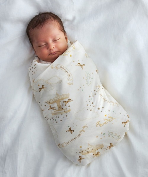 10mois（ディモワ）の「【10mois(ディモワ)】SWADDLE bamboo(スワドルバンブー)　メリーゴーランド（おくるみ・キッズ・ベージュ・ONESIZE）」の3枚目の写真