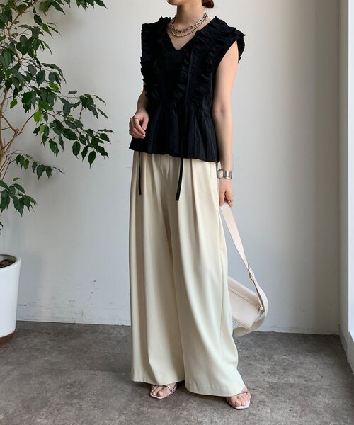 DouDou(ドゥドゥ)の「【WEB限定/前後2WAY仕様】 フリルベスト(シャツ/ブラウス・レディース・ブラック/グレー・FREE)」の4枚目の写真