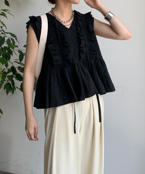 DouDou(ドゥドゥ)の「【WEB限定/前後2WAY仕様】 フリルベスト(シャツ/ブラウス・レディース・ブラック/グレー・FREE)」の9枚目の写真