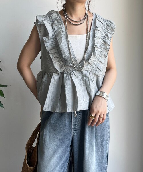 DouDou(ドゥドゥ)の「【WEB限定/前後2WAY仕様】 フリルベスト(シャツ/ブラウス・レディース・ブラック/グレー・FREE)」の20枚目の写真