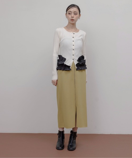 Eimee Law（エイミーロウ）の「ギャザーフリルヘムリブニットカーデ（カーディガン/ボレロ・レディース・オフホワイト/グレー/ブラック・FREE）」の6枚目の写真