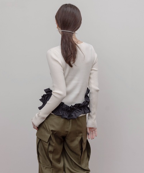 Eimee Law（エイミーロウ）の「ギャザーフリルヘムリブニットカーデ（カーディガン/ボレロ・レディース・オフホワイト/グレー/ブラック・FREE）」の8枚目の写真