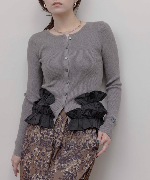 Eimee Law（エイミーロウ）の「ギャザーフリルヘムリブニットカーデ（カーディガン/ボレロ・レディース・オフホワイト/グレー/ブラック・FREE）」の13枚目の写真