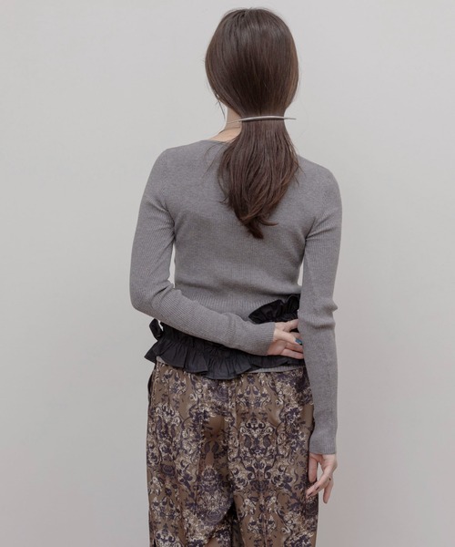 Eimee Law（エイミーロウ）の「ギャザーフリルヘムリブニットカーデ（カーディガン/ボレロ・レディース・オフホワイト/グレー/ブラック・FREE）」の15枚目の写真