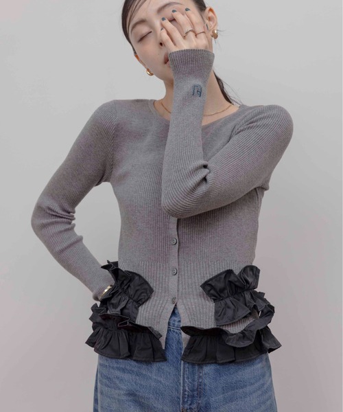 Eimee Law（エイミーロウ）の「ギャザーフリルヘムリブニットカーデ（カーディガン/ボレロ・レディース・オフホワイト/グレー/ブラック・FREE）」の16枚目の写真