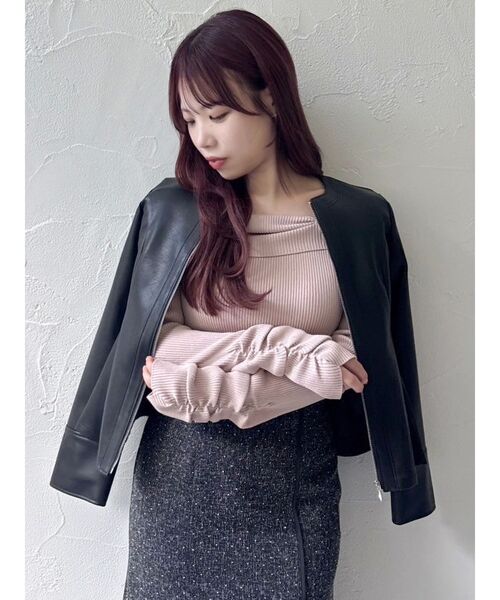 dazzlin（ダズリン）の「ウエストシェイプフェイクレザージャケット（ライダースジャケット・レディース・ベージュ/ブラック・SMALL/MEDIUM）」の7枚目の写真