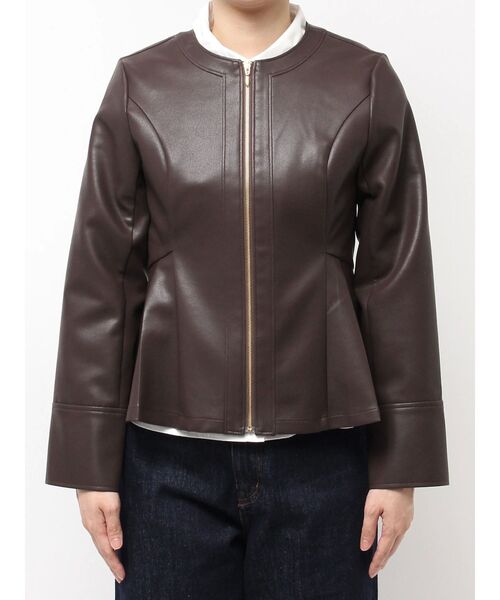 dazzlin（ダズリン）の「ウエストシェイプフェイクレザージャケット（ライダースジャケット・レディース・ベージュ/ブラック・SMALL/MEDIUM）」の18枚目の写真