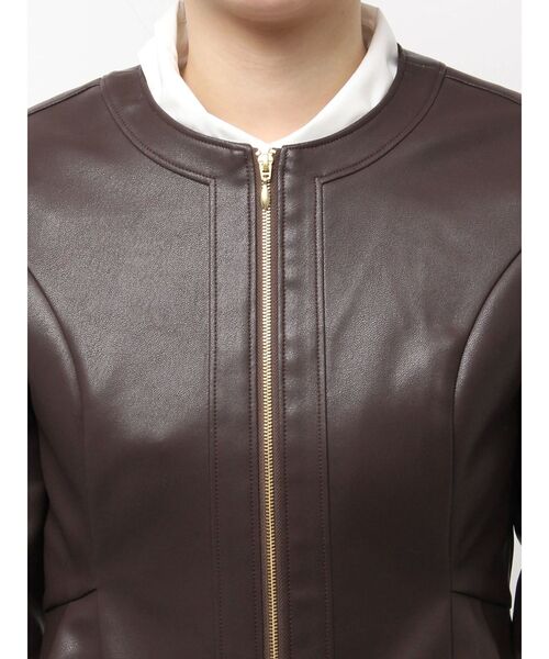 dazzlin（ダズリン）の「ウエストシェイプフェイクレザージャケット（ライダースジャケット・レディース・ベージュ/ブラック・SMALL/MEDIUM）」の21枚目の写真