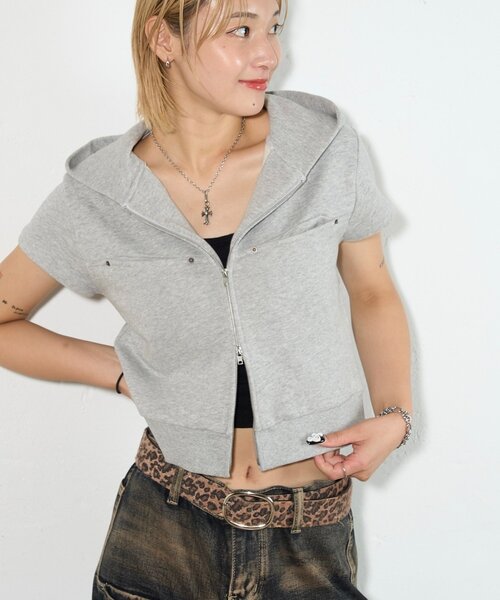 WHO'S WHO gallery（フーズフーギャラリー）の「【セットアップ可能】スラッシュポケットコンパクト半袖パーカー（パーカー・レディース・グレー/カーキ/ネイビー・FREE）」の5枚目の写真