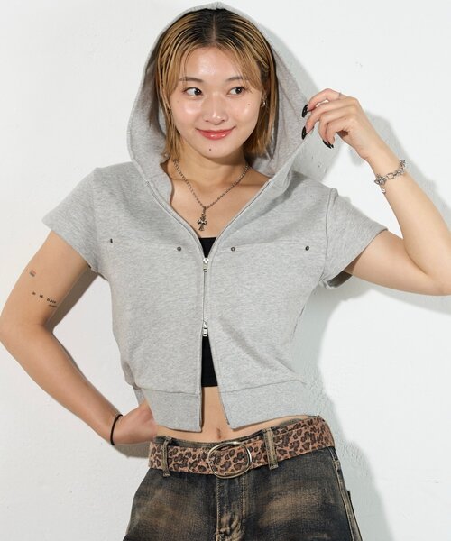 WHO'S WHO gallery（フーズフーギャラリー）の「【セットアップ可能】スラッシュポケットコンパクト半袖パーカー（パーカー・レディース・グレー/カーキ/ネイビー・FREE）」の6枚目の写真